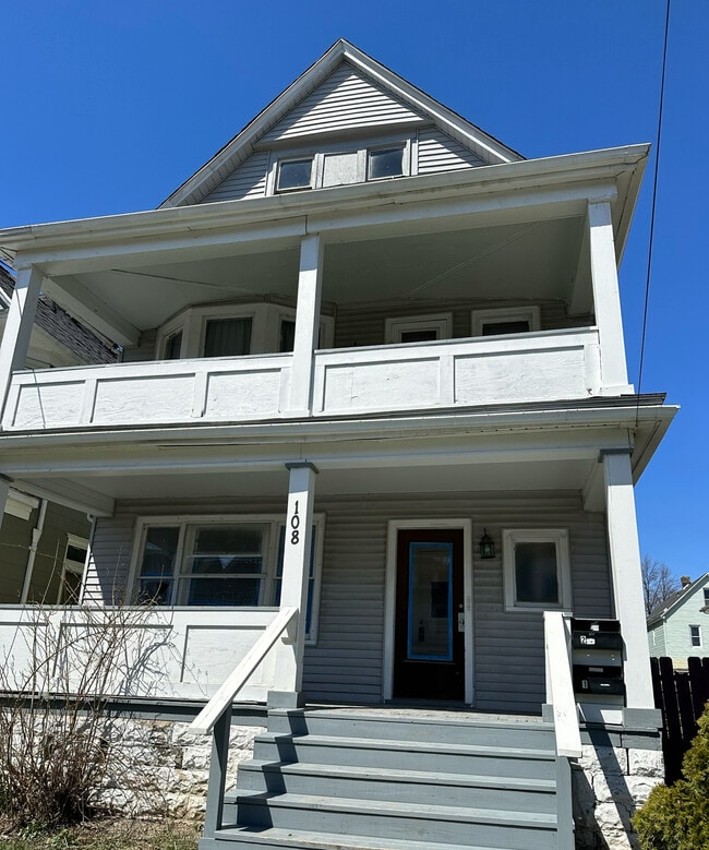 Photo - 108 Macamley St Unit Upper