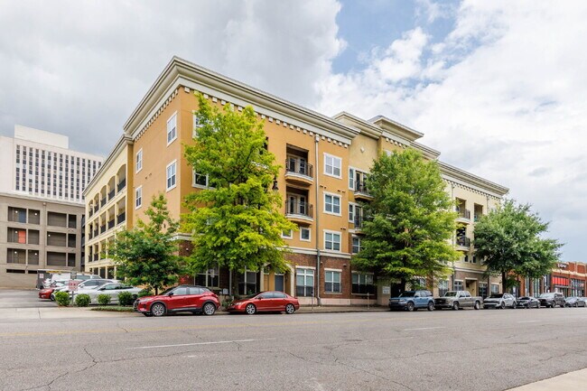 2 Bedroom, 2 Bath Apartment in Birmingham