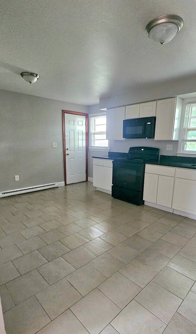 Photo - 148 Bradford Ave Unidad 7