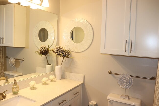 Laurelwood Apartment Homes