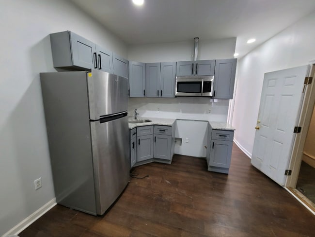 Photo - 118 N 52nd St