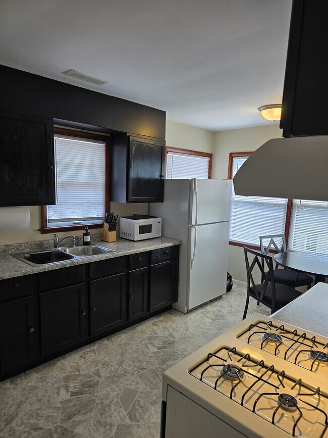 310 Cottage Ct Unit 1
