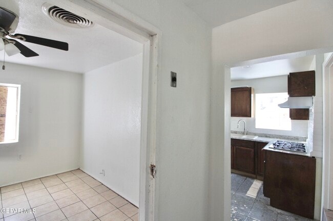 Building Photo - 601 N Copia St