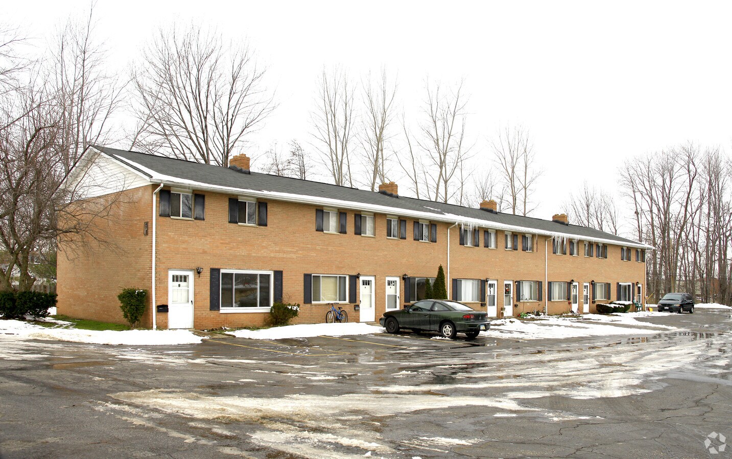 Cottonwood Lane Apartments - Cottonwood Lane Apartments
