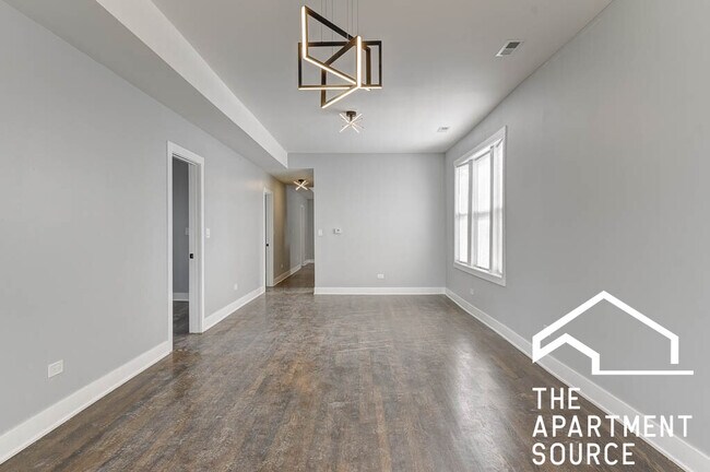 Photo - 2935 N Lawndale Ave Unit 3