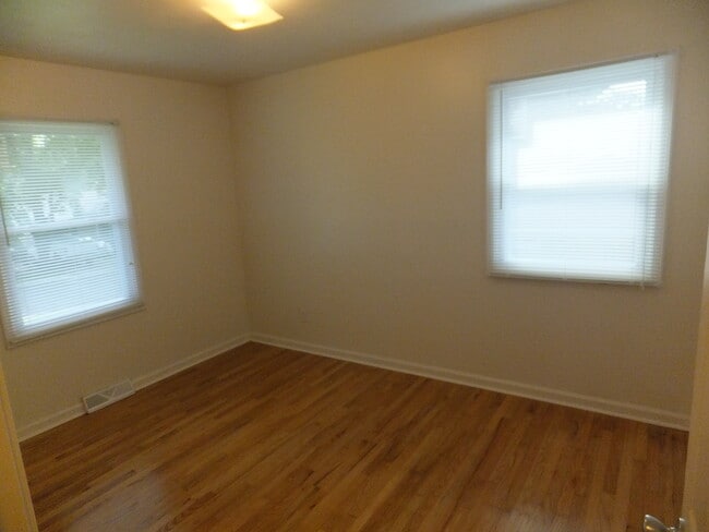 Living Room - 2323 E Bearfield Subdivision