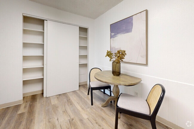 2BR, 1BA - 625SF - Dining Room