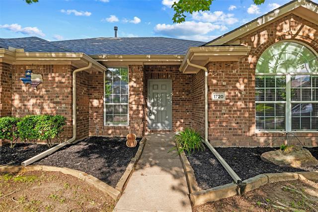 Photo - 1720 Avonlea Dr