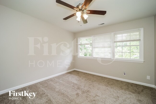 Photo - 2706 Northampton Dr