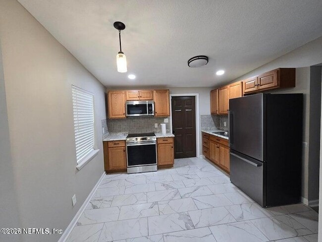 4106 Lockhart Dr