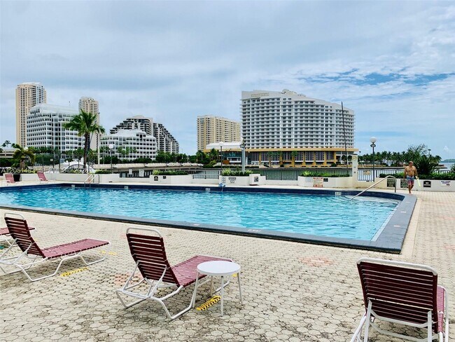 Photo - 905 Brickell Bay Dr Unit 1523