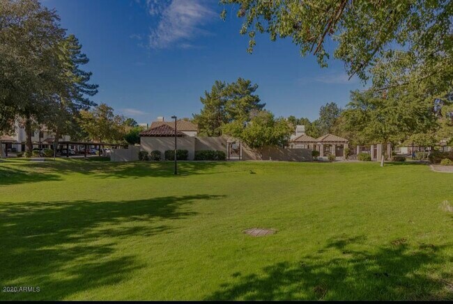 Photo - 921 W University Dr Unidad 1048