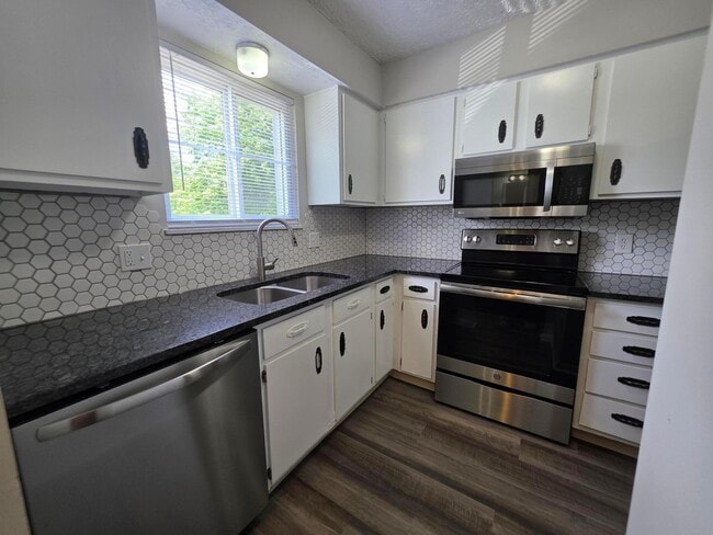 Photo - 942 S Spring Rd