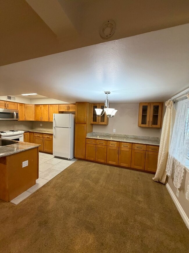 Photo - UNFURNISHED Upgraded Condo in Central location - Quiet Condominium Complex