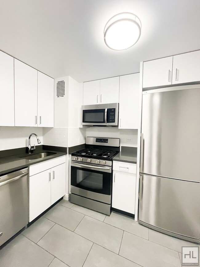 Building Photo - 5 AVENUE Rental