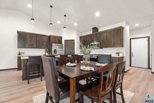 Photo - 1113 S Foss Ave