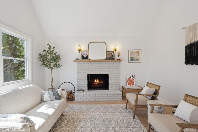 Photo - 535 Birch Ln