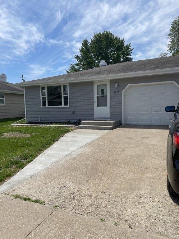 Photo - 1233 Primrose Ln
