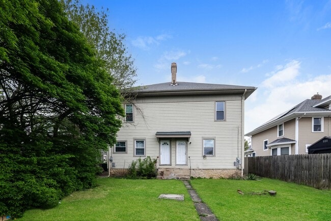 Photo - 557/559 E Madison Ave Unidad 559