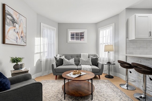 Photo - 679-683-683 Columbia Rd Unit 1