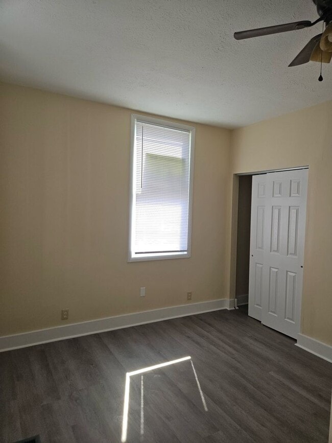 Photo - 327 Stanley Ave Unit 1