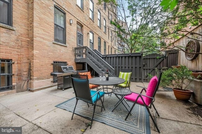 1830 17th St NW Unit 103