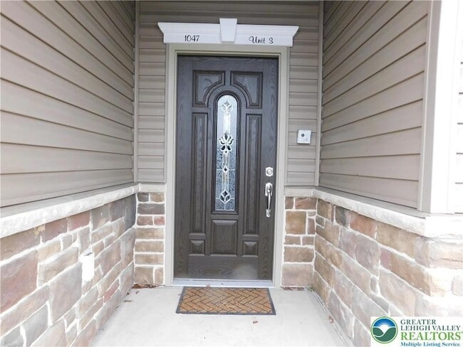 Photo - 1047 Cetronia Rd