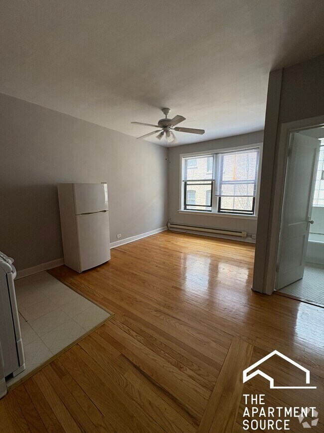 Building Photo - 1050 W George St Unit 207 Rental