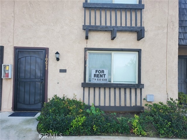 Building Photo - 10654 White Oak Dr