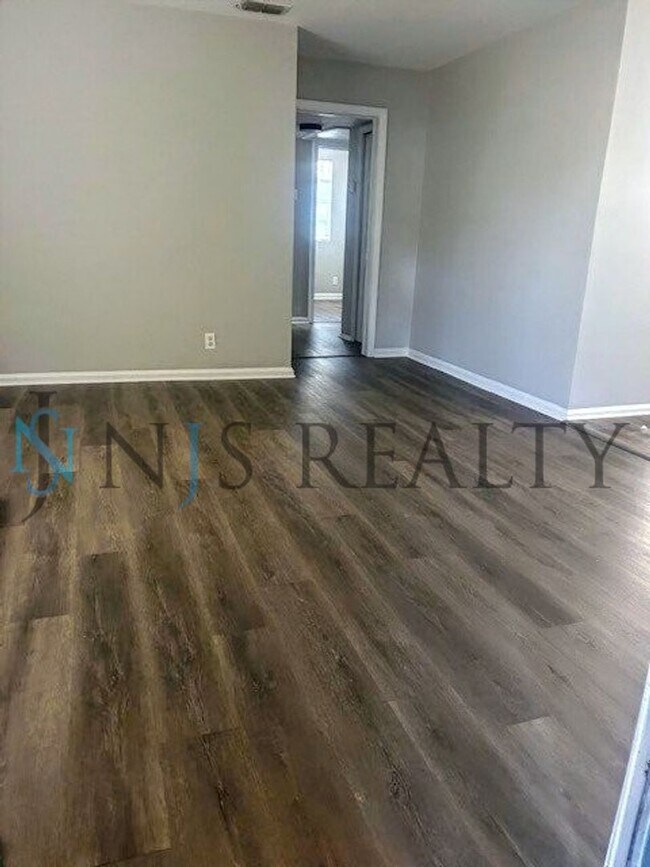 Photo - JUST REDUCED!!!!  BEAUTIFULLY UPDATED 3/1 889sq ft home. with upgraded kitchen & bath & covered p...