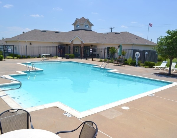 Foto principal - Oak Meadows Townhomes- Income Restricted