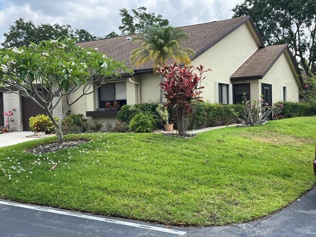 Photo - 139 Meander Cir House