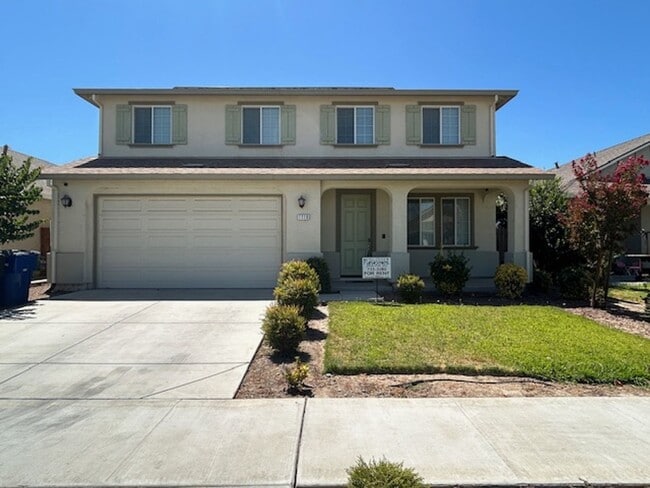 Building Photo - 4 bedroom 3 bathroom in Hanford! Rental