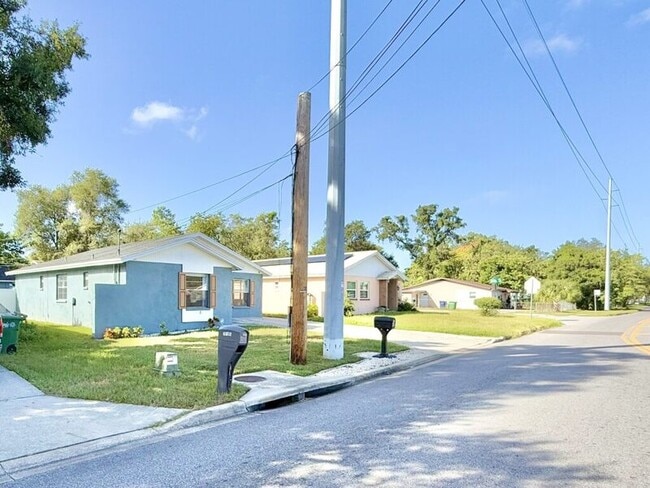 Photo - 2917 E Yukon St