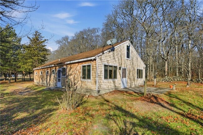 Building Photo - 46 Simmons Rd