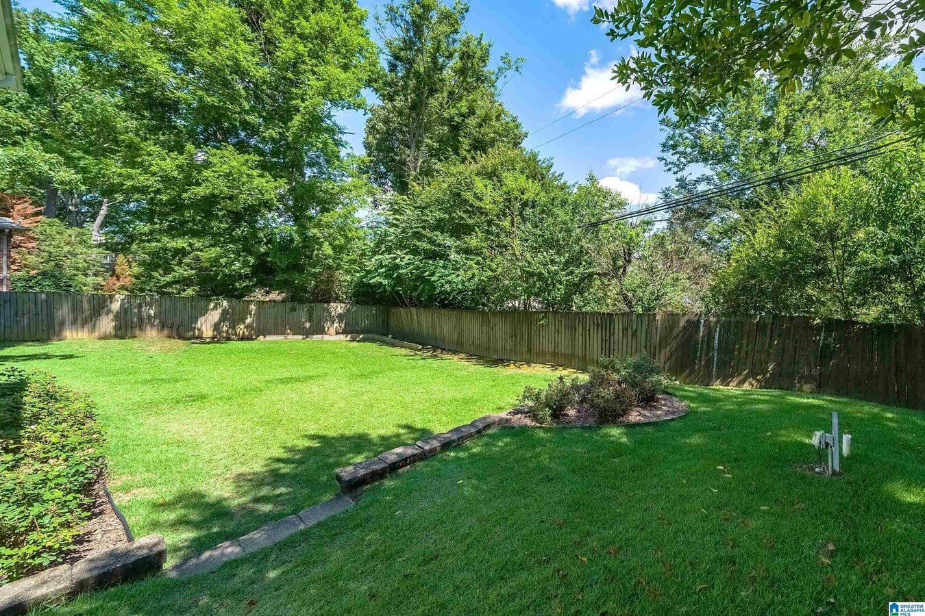 Photo - 2005 Chestnut Rd