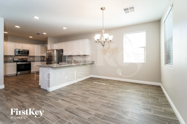 Photo - 251 N Sunrise