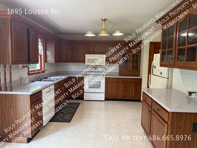 Photo - 1695 Louser Rd