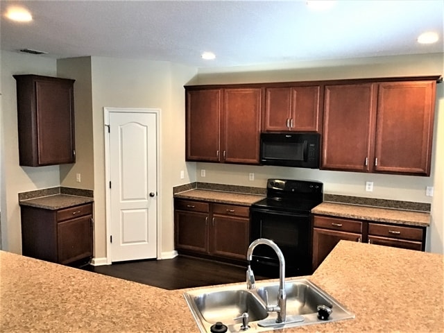 Photo - 10604 Wesson Way