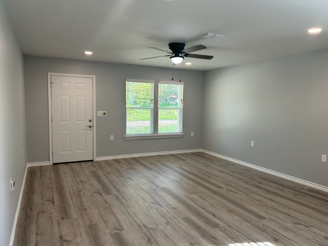 Photo - 413 Godfrey St