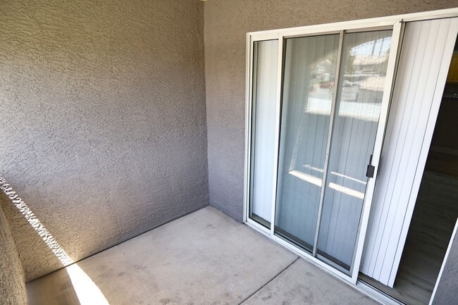 Photo - Great Upper Condo at Tuscan Villas, Hacienda and Decatur