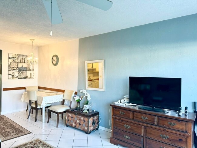 Photo - 2204 Lake Osborne Dr Unit 7