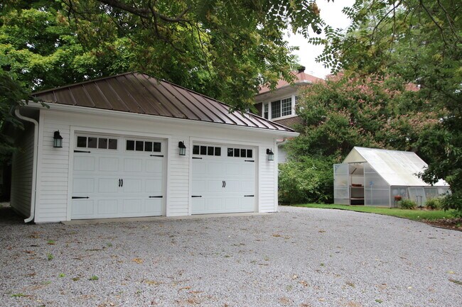 Photo - 112 S Maney Ave Unidad Maney