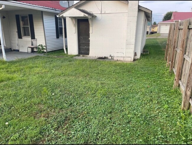 Photo - 110 E Jackson St