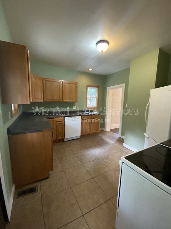 Photo - 405 W Murray St