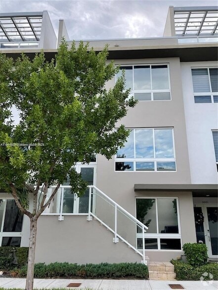 Building Photo - 6650 NW 104th Path Rental