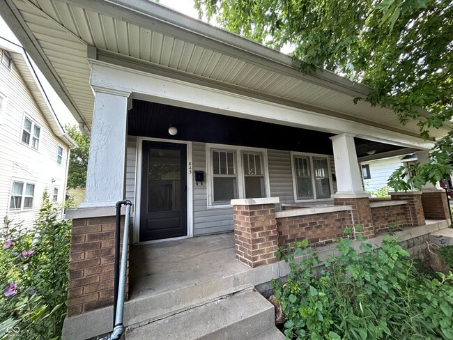 Photo - 823 N Bradley Ave House
