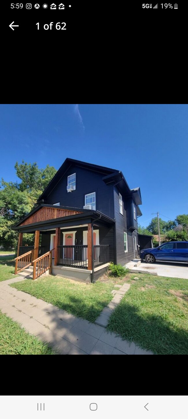 Building Photo - Golden Girls Unit 4
