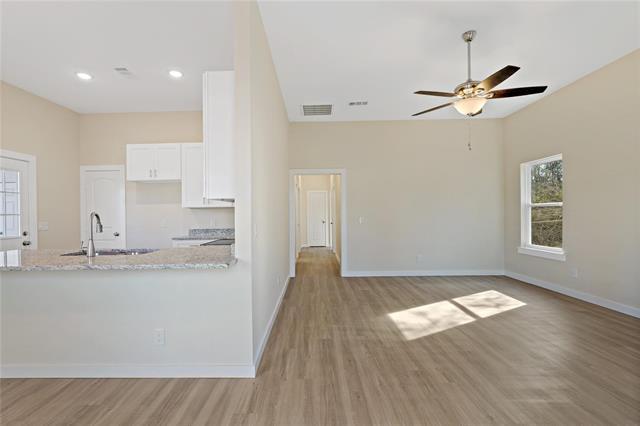 Photo - 1371 10th St NE