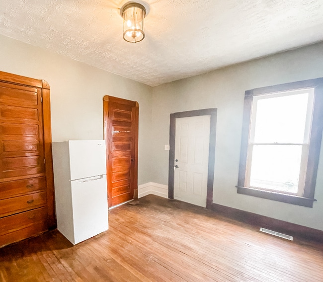 Photo - 418 E Main St